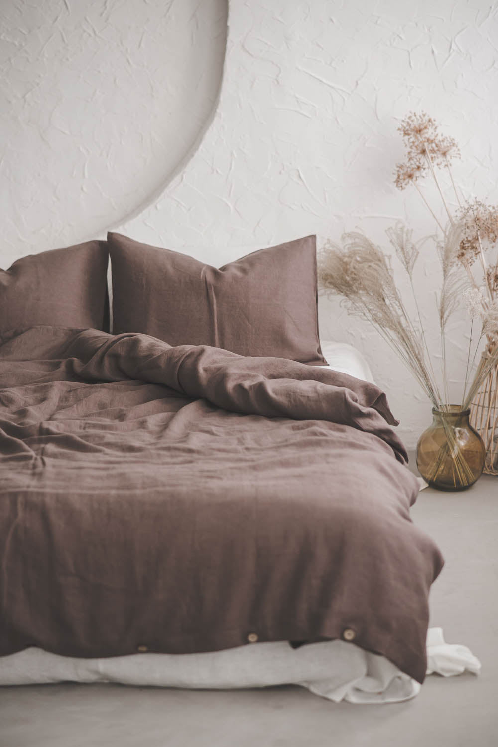 Cocoa linen duvet cover with buttons