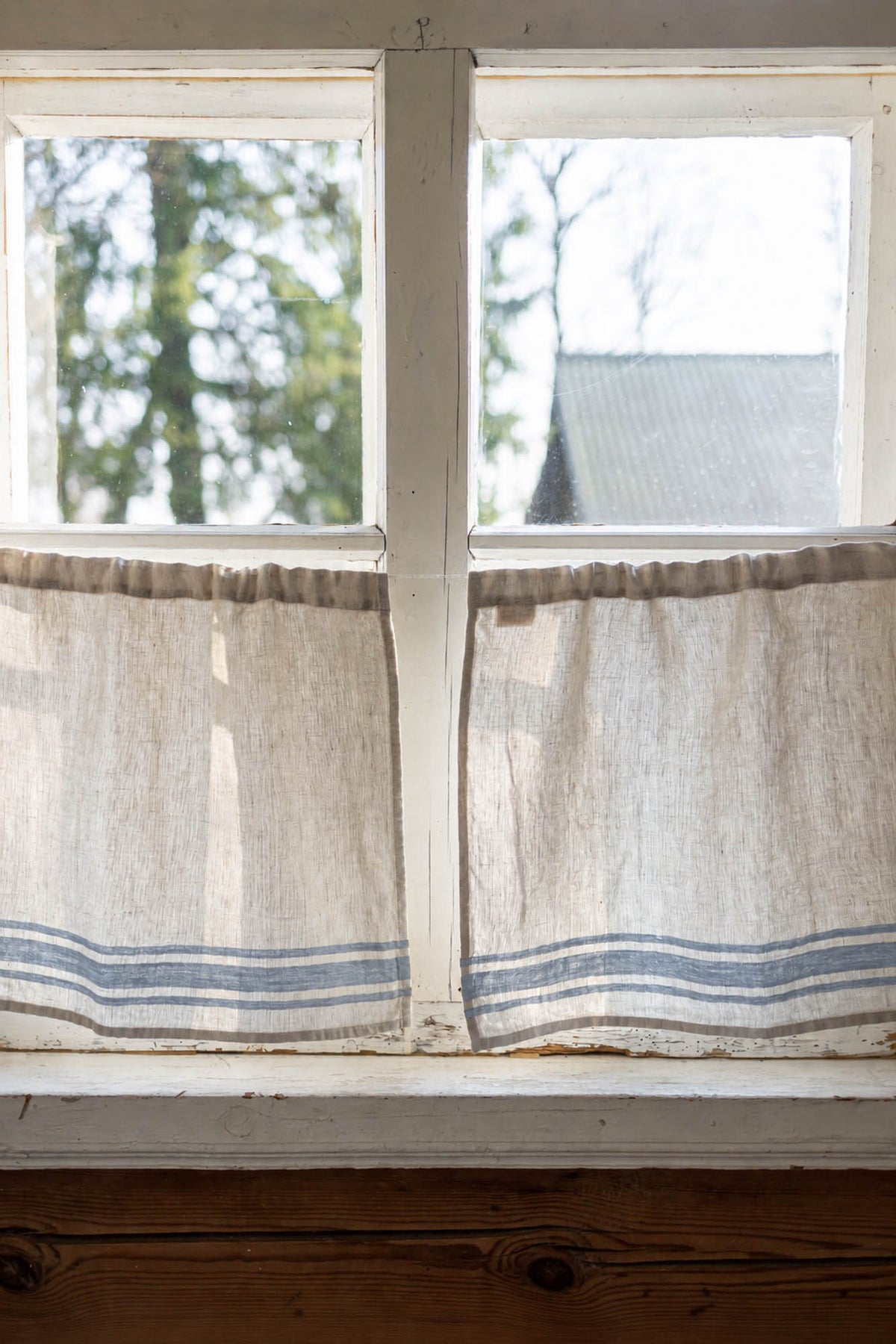 French style linen cafe curtain with coastal blue stripes