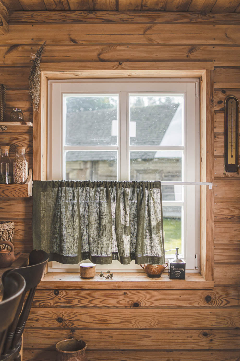Heavyweight forest green linen cafe curtain
