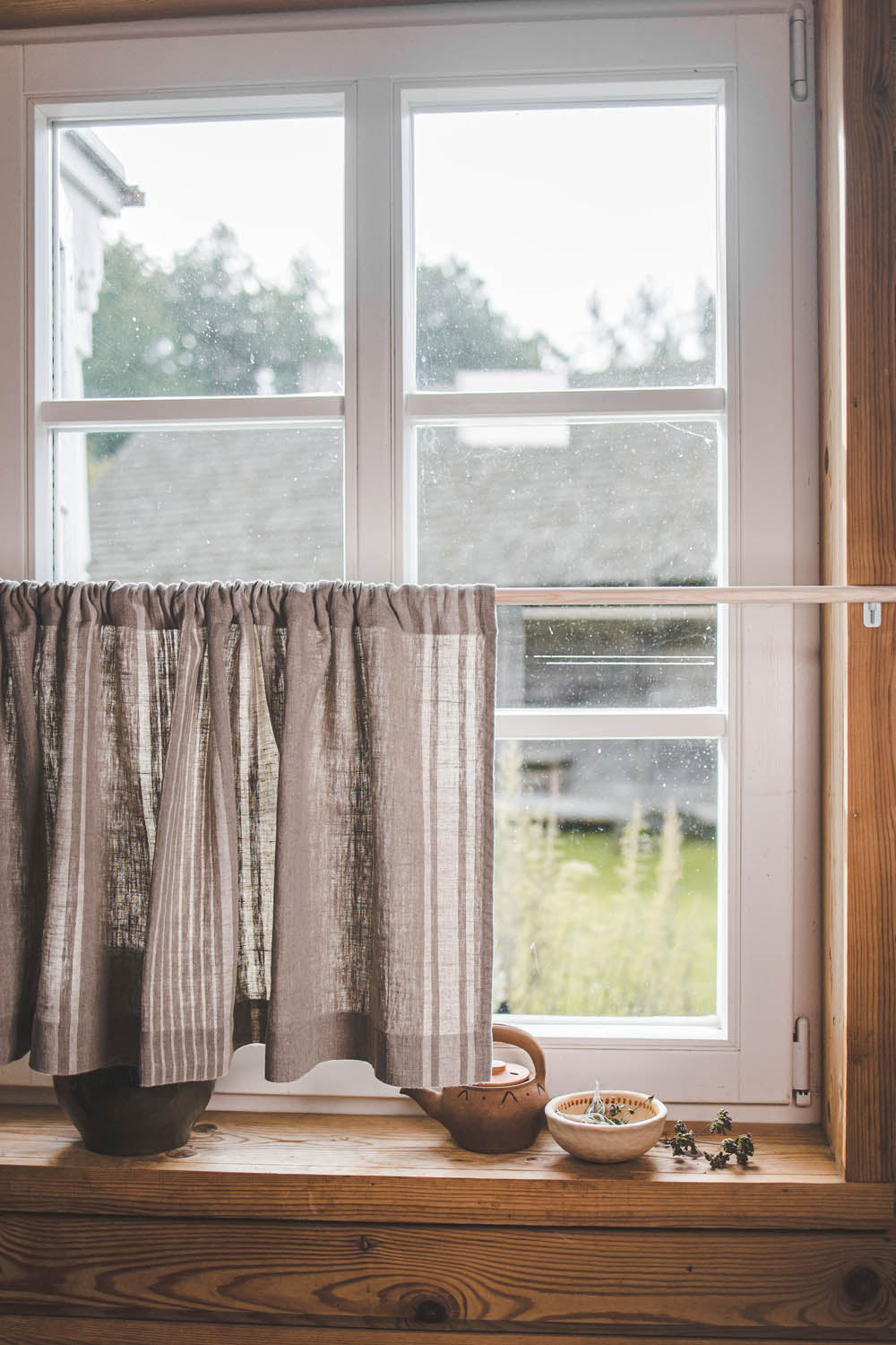 French style linen cafe curtain with classic natural stripes