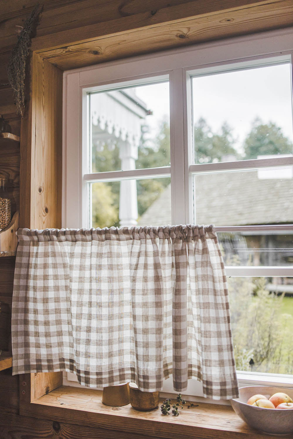 Checkered linen cafe curtain