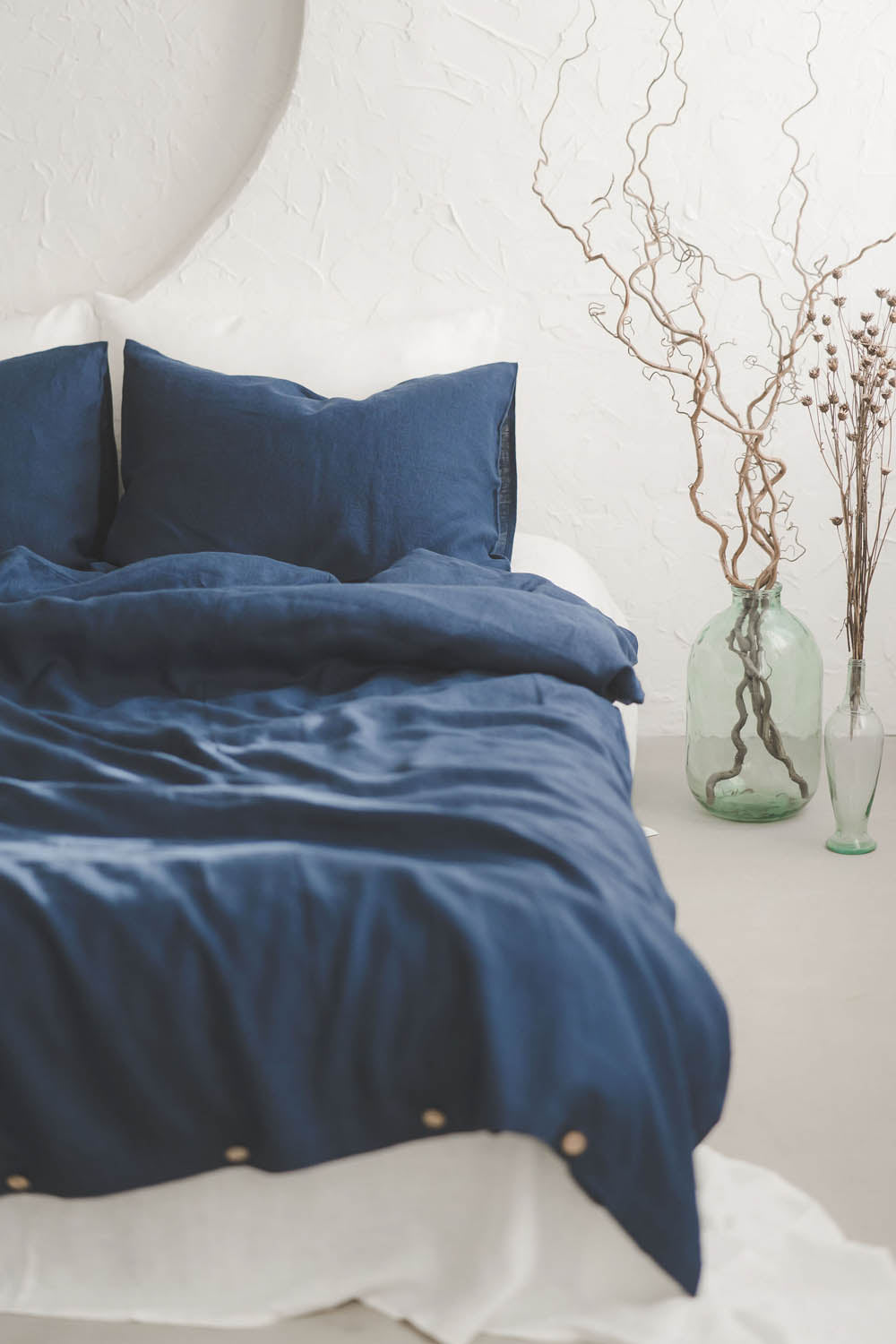 Midnight blue linen duvet cover with buttons