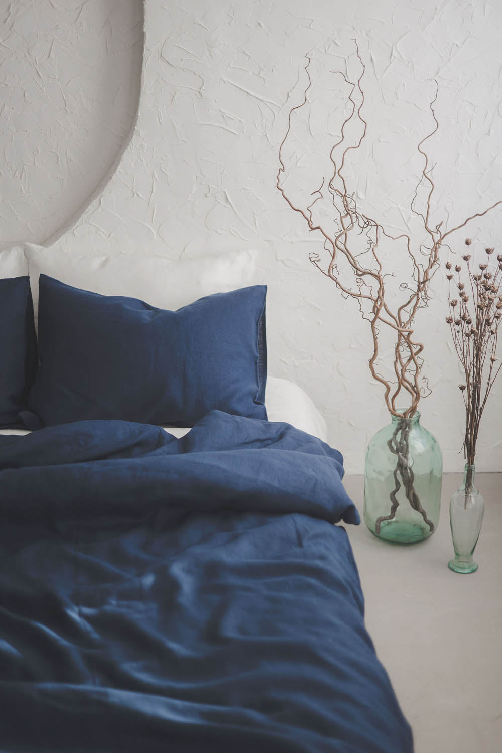 Midnight blue linen duvet cover with buttons