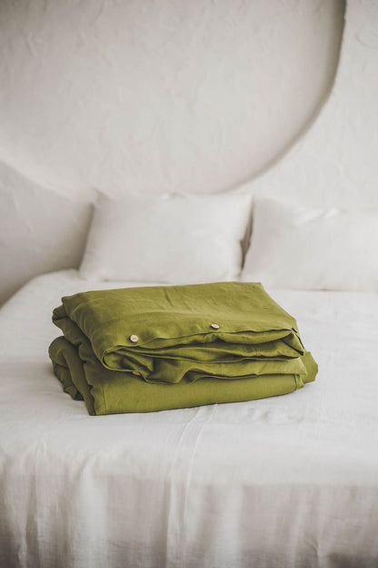 Moss green linen duvet cover with buttons