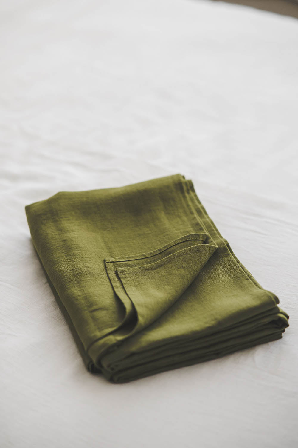 Moss green linen flat sheet