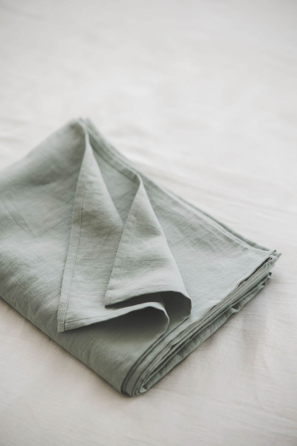 Frosty green linen flat sheet