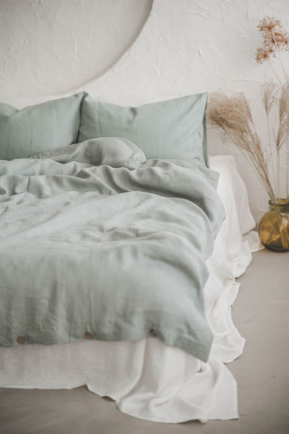 Frosty green linen duvet cover with buttons