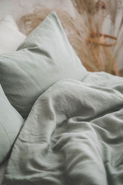 Frosty green linen duvet cover with buttons