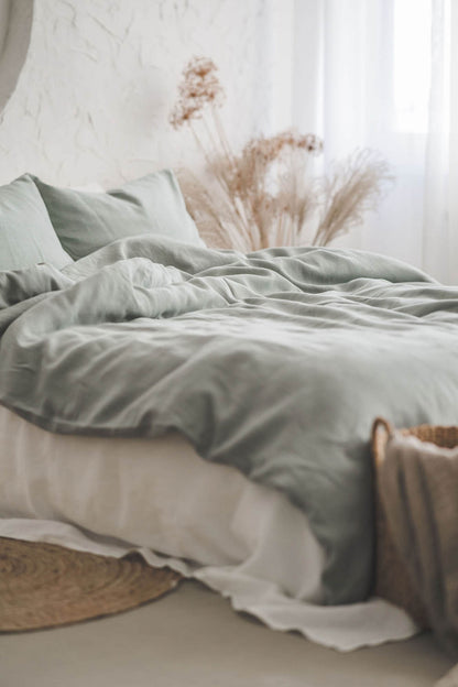 Frosty green linen duvet cover with buttons