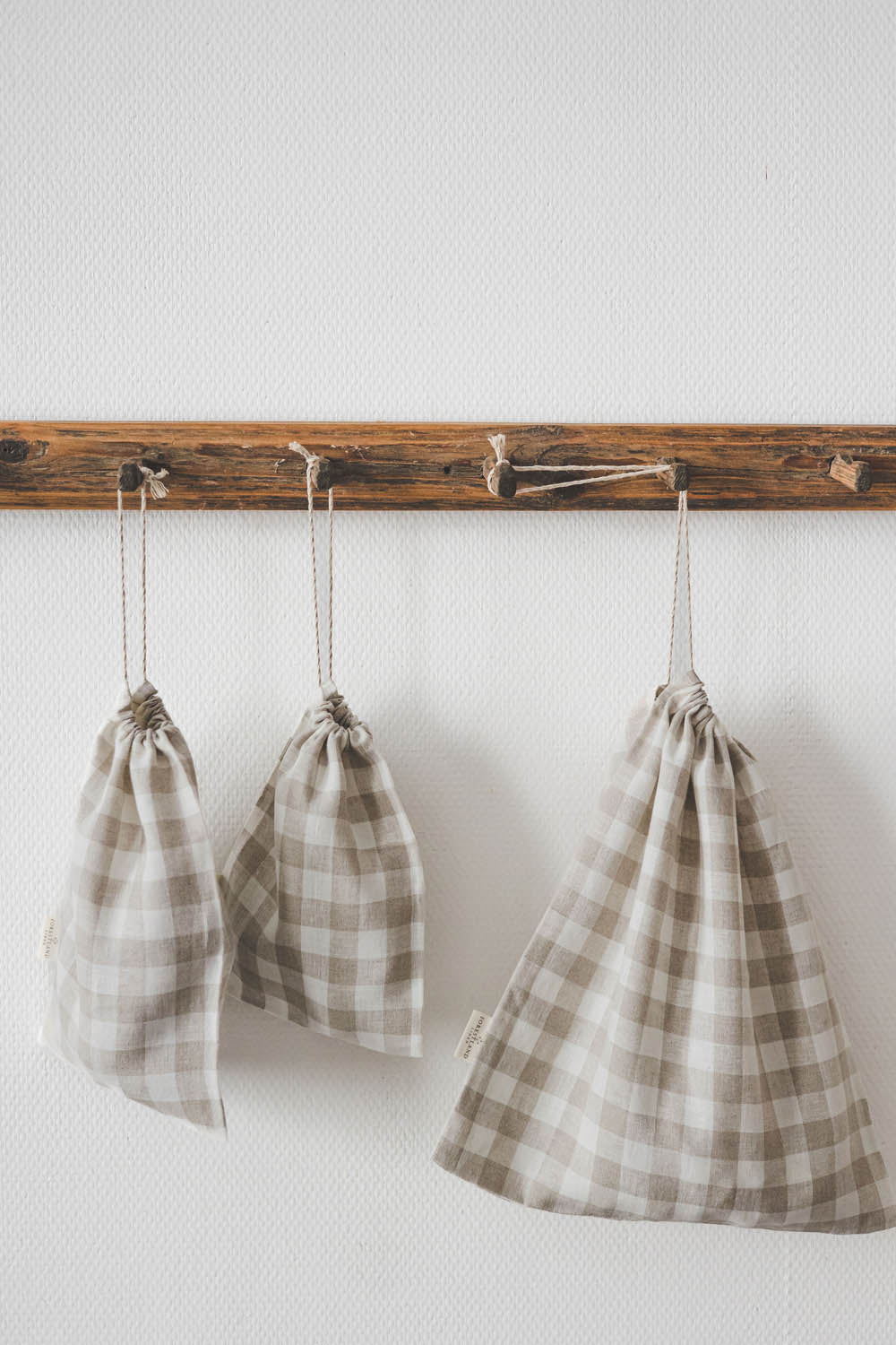 Checkered linen bread bag