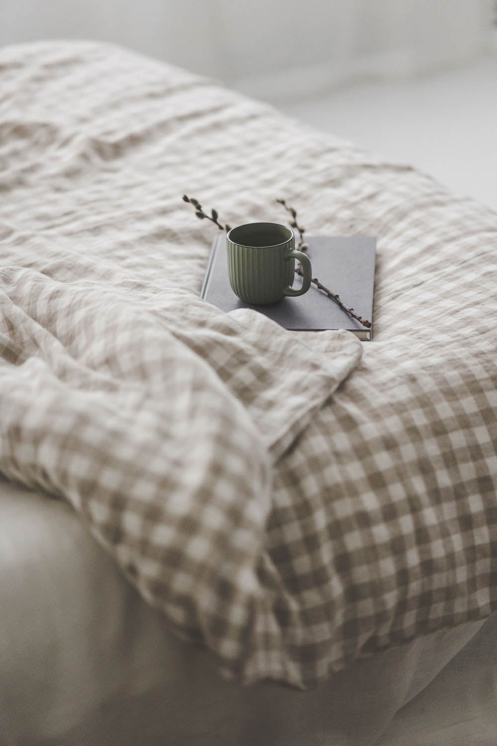 Checkered linen duvet cover with buttons