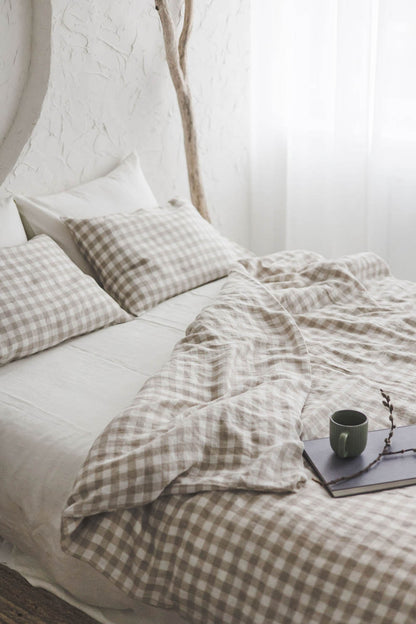 Checkered linen duvet cover with buttons