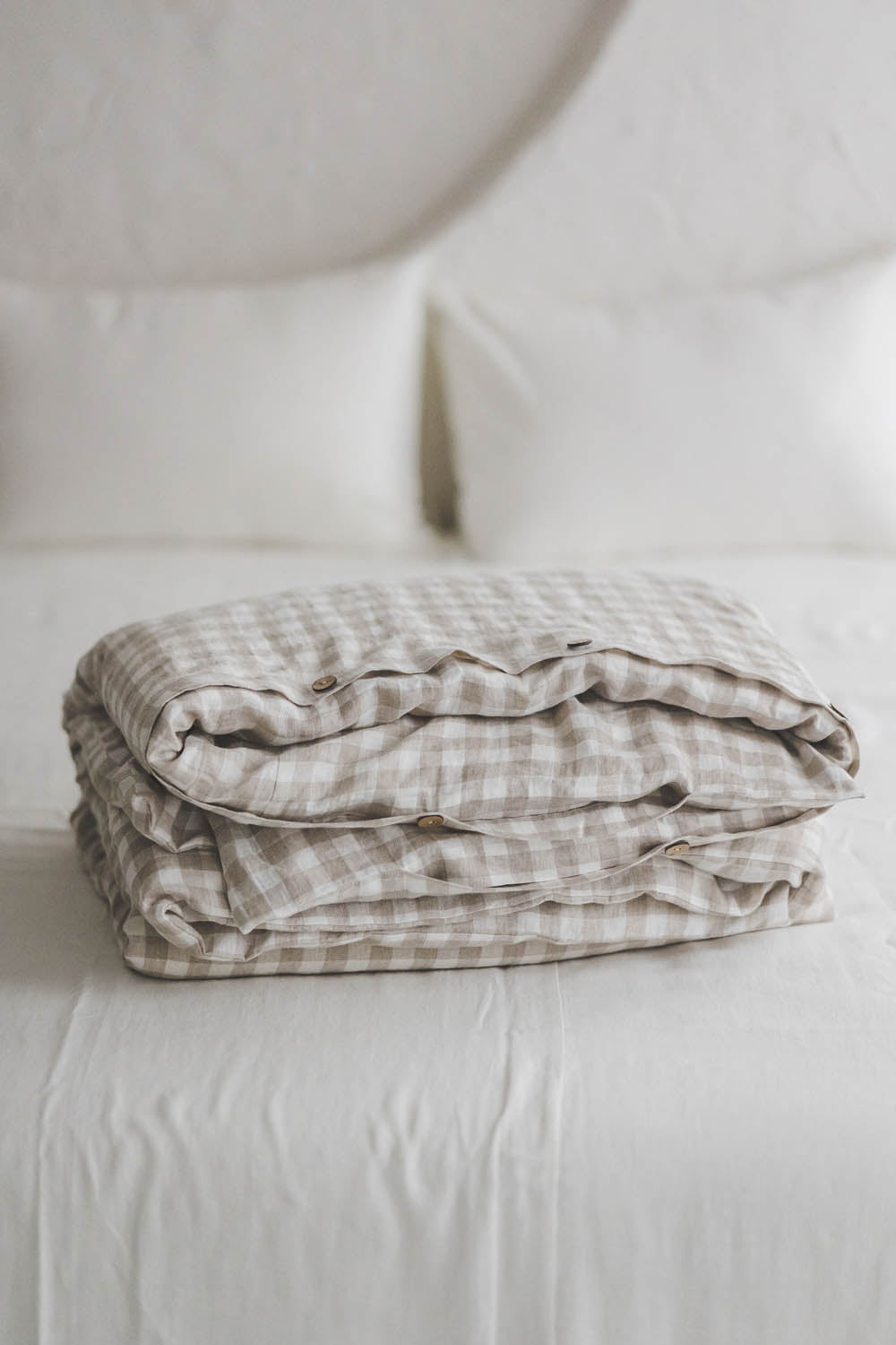 Checkered linen duvet cover with buttons