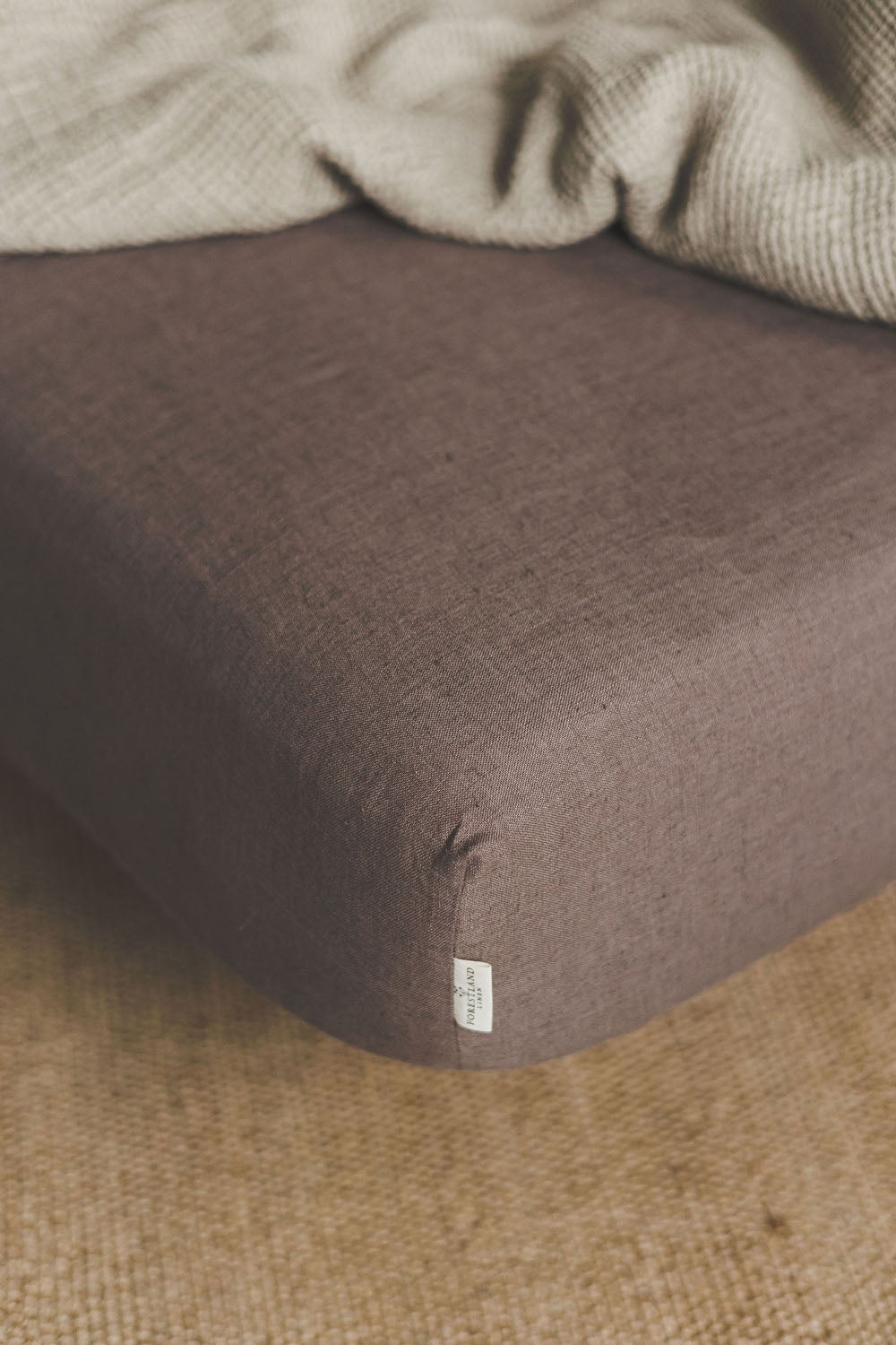 Cocoa linen fitted sheet