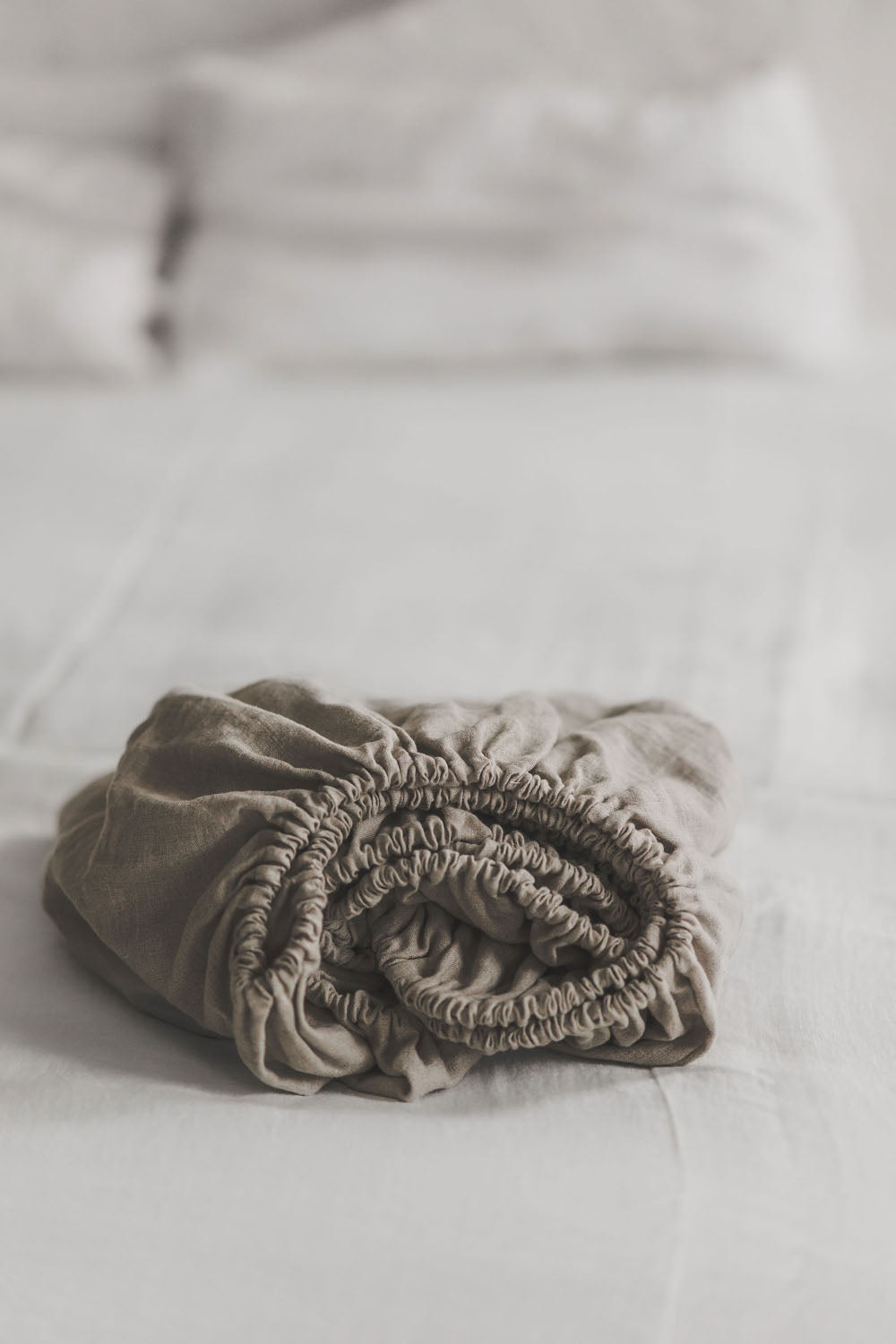 Natural linen fitted sheet