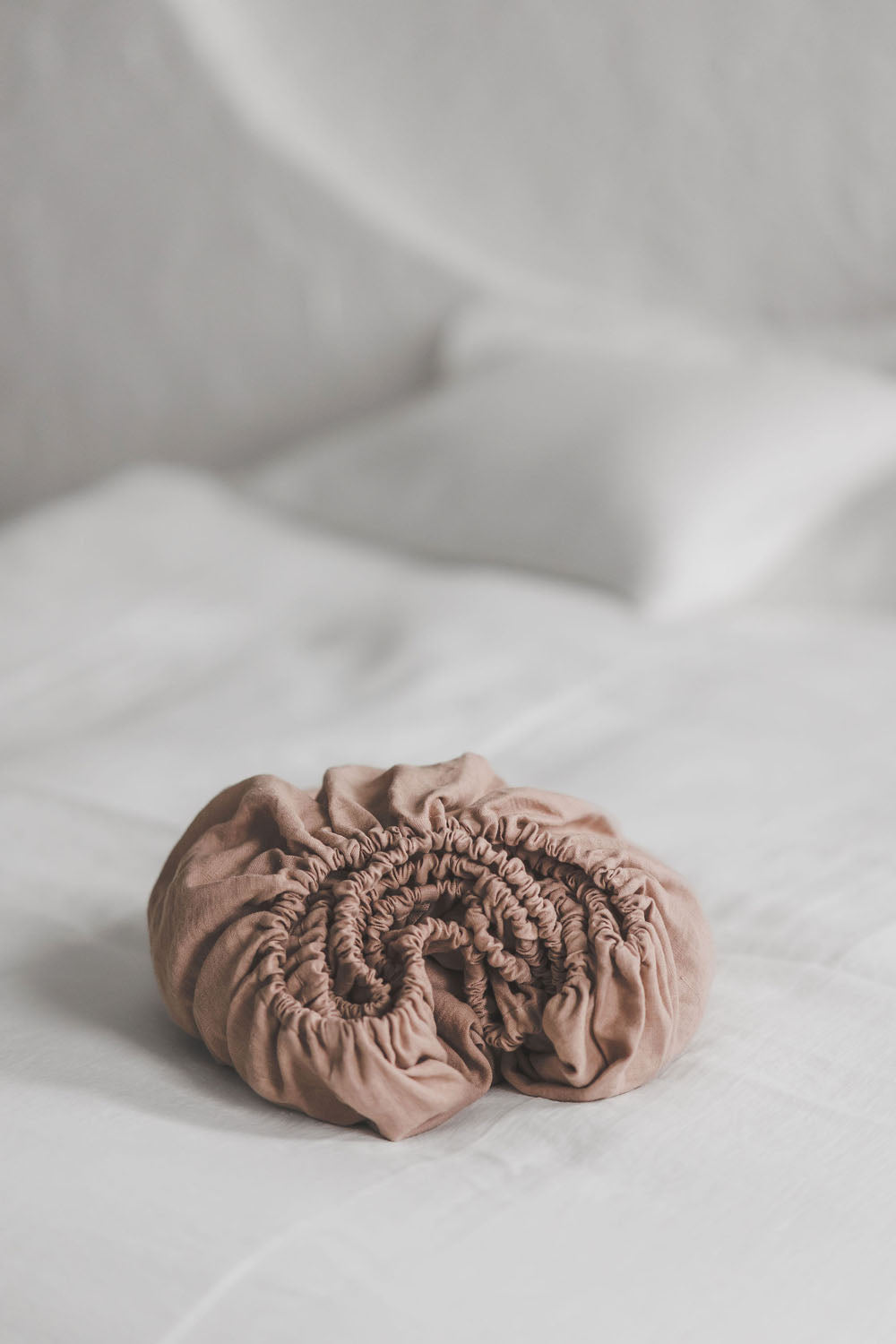 Misty rose linen fitted sheet