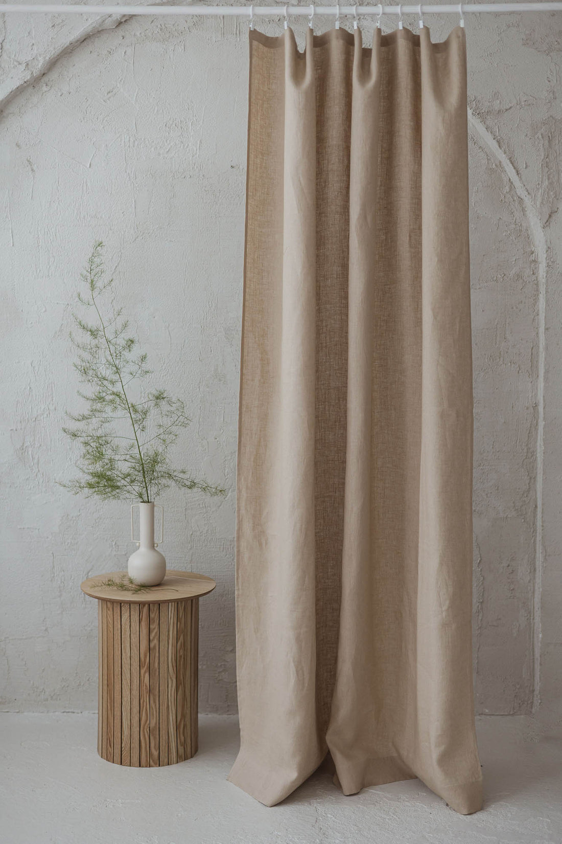 Sand linen curtain with simple hem, for clips