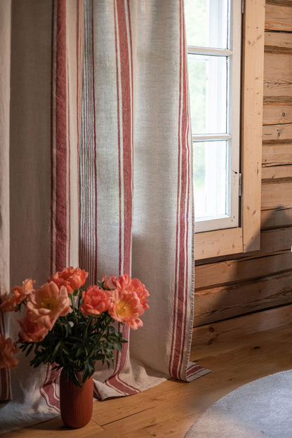Pencil pleat linen curtain – French style with cherry red stripes