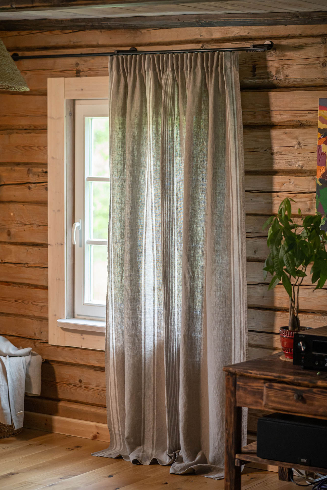 Pencil pleat linen curtain – French style with natural stripes