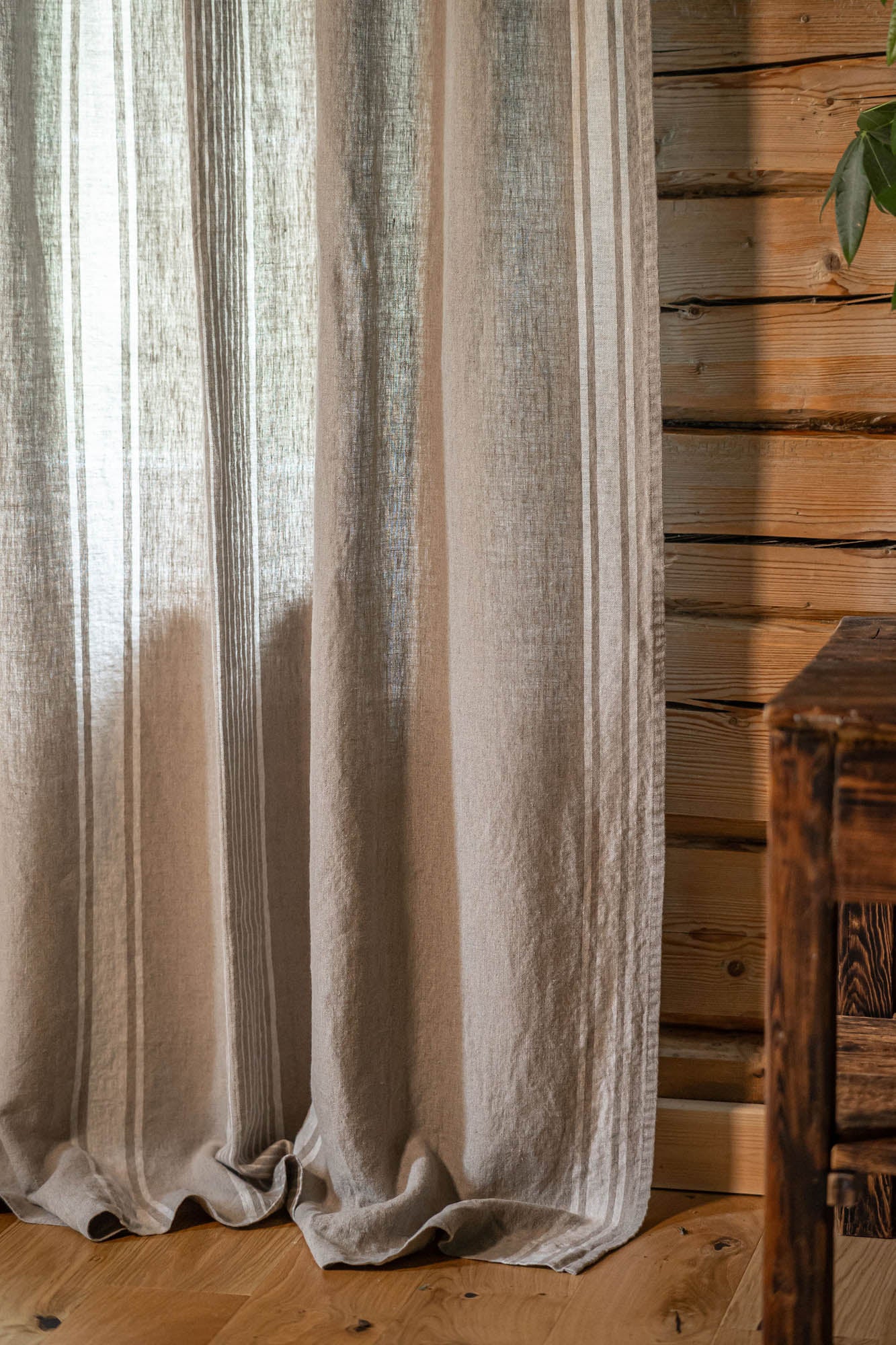 Pencil pleat linen curtain – French style with natural stripes