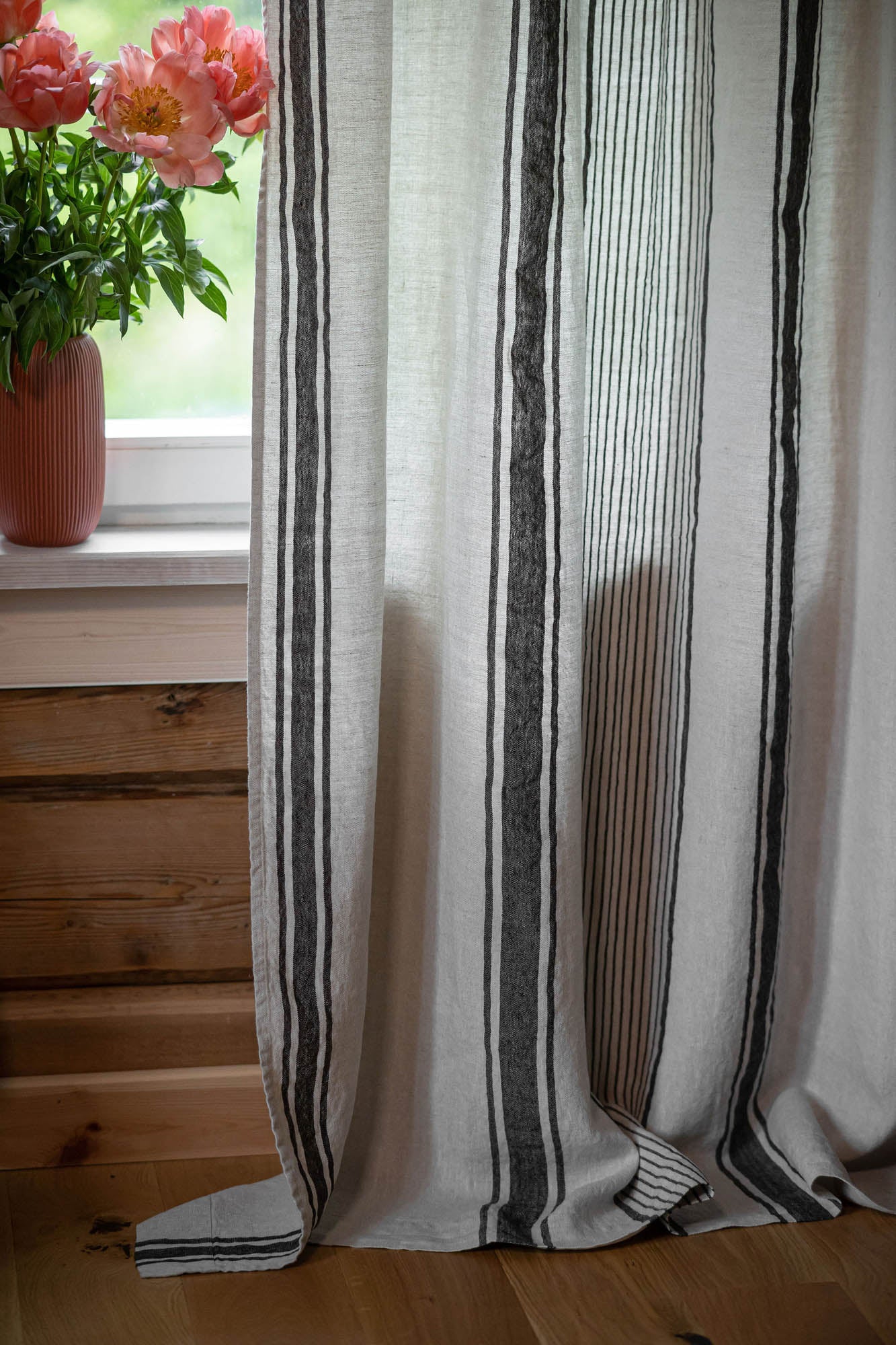 Pencil pleat linen curtain – French style with black stripes
