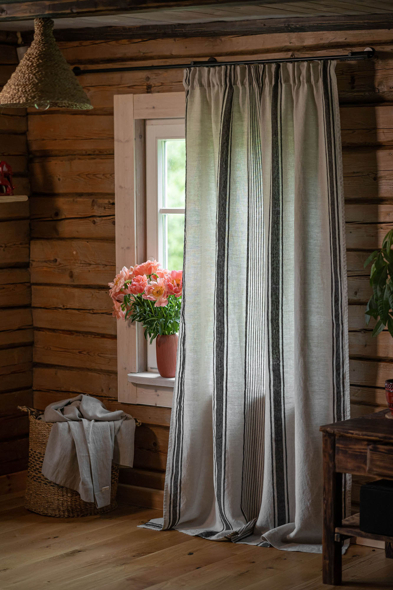 Pencil pleat linen curtain – French style with black stripes