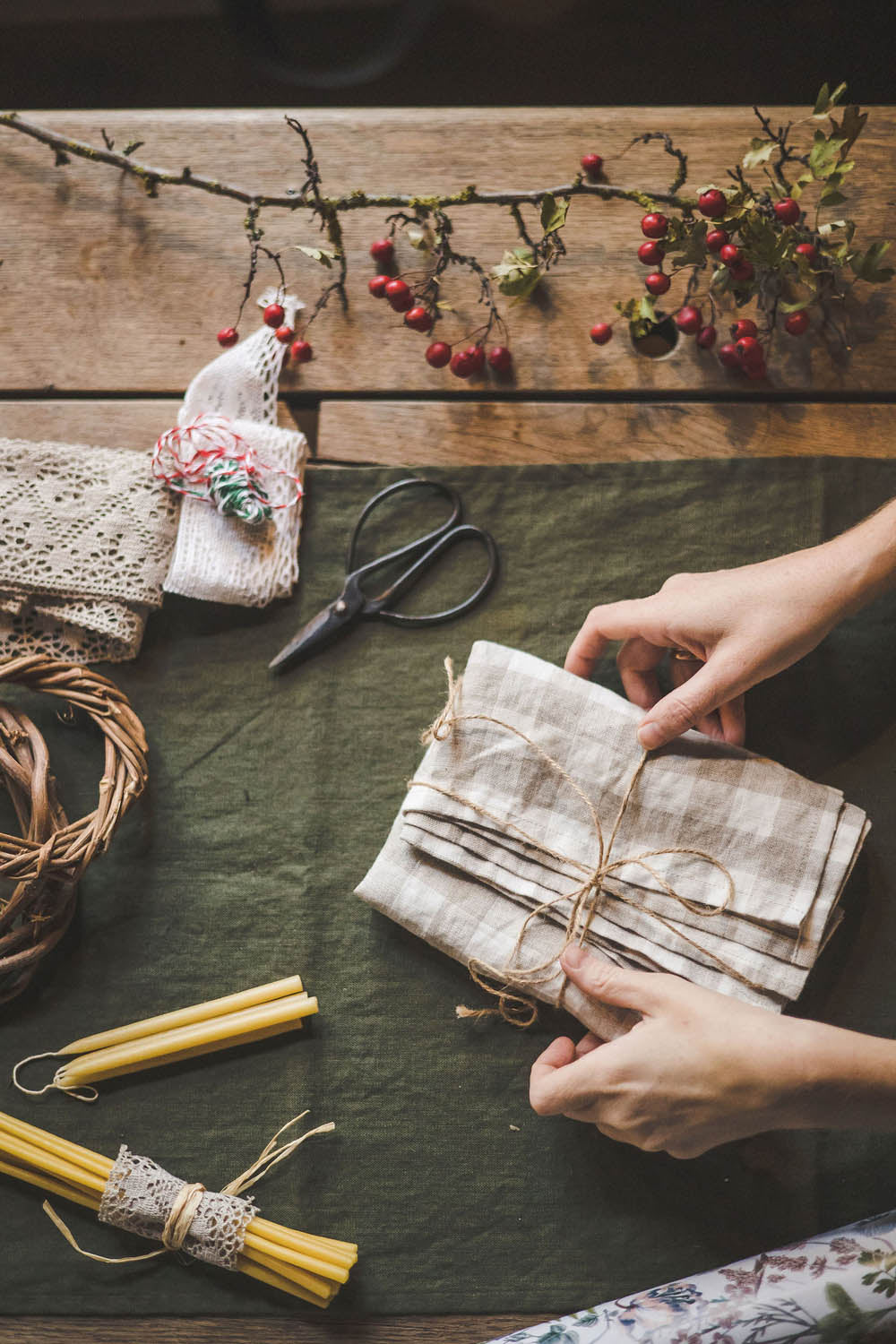 Natural checkered linen tablecloth