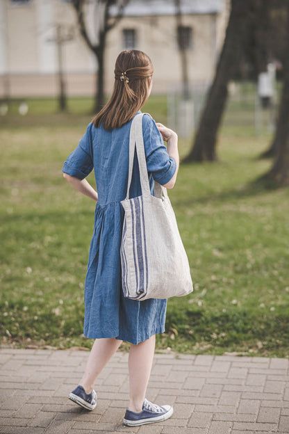 Linen tote bag with side blue stripes