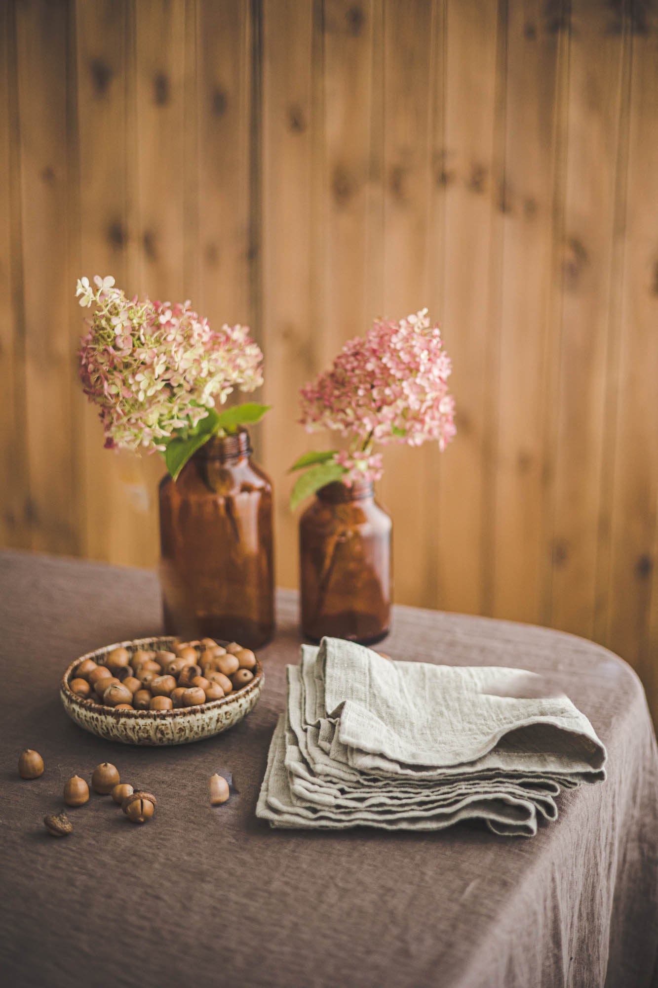 Natural linen napkins with mitered corners