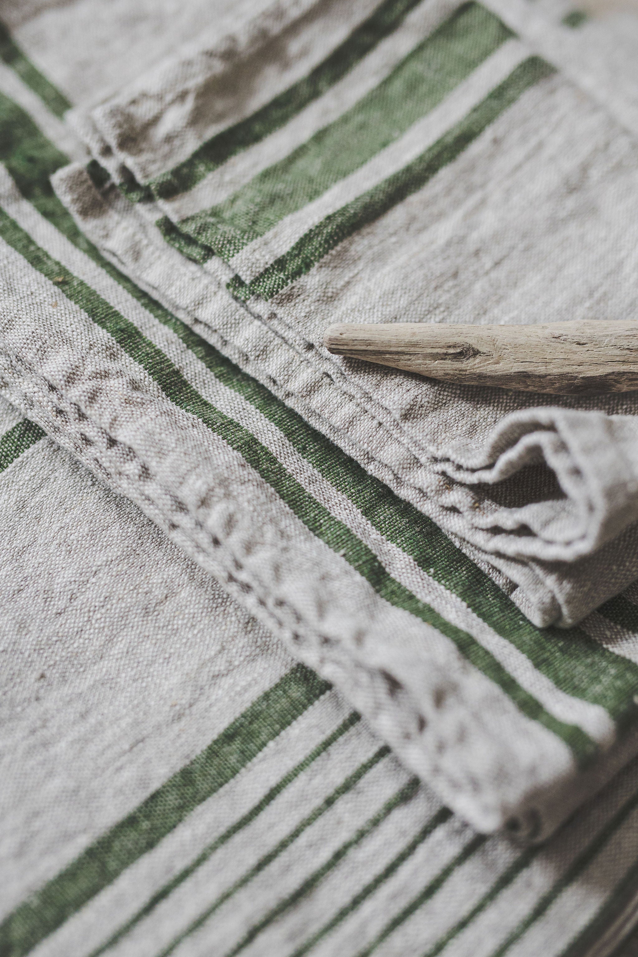 Linen bath towels with green stripes