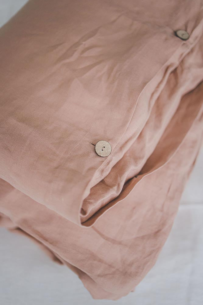 Misty rose linen duvet cover with buttons
