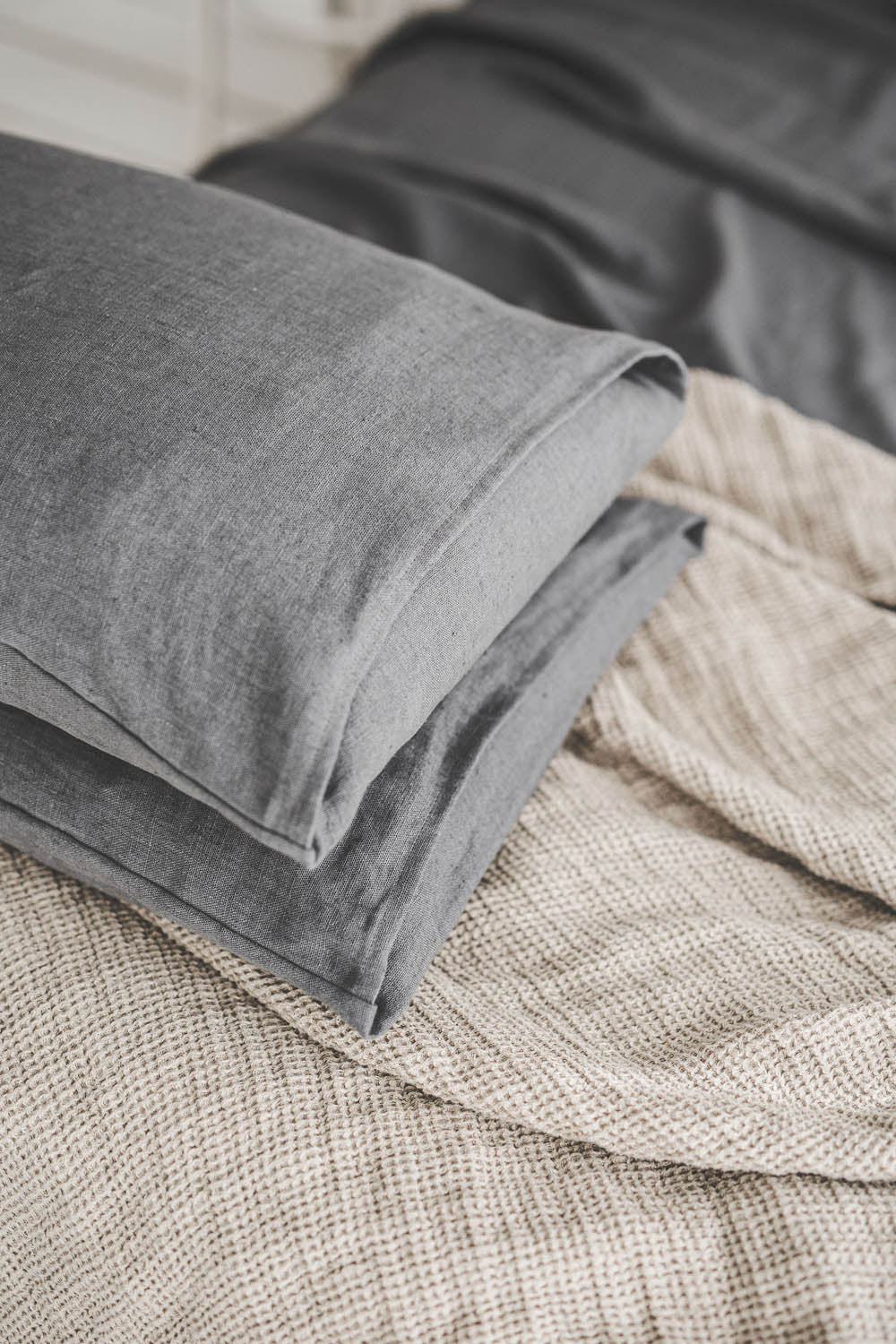 Charcoal gray heavyweight linen pillowcase