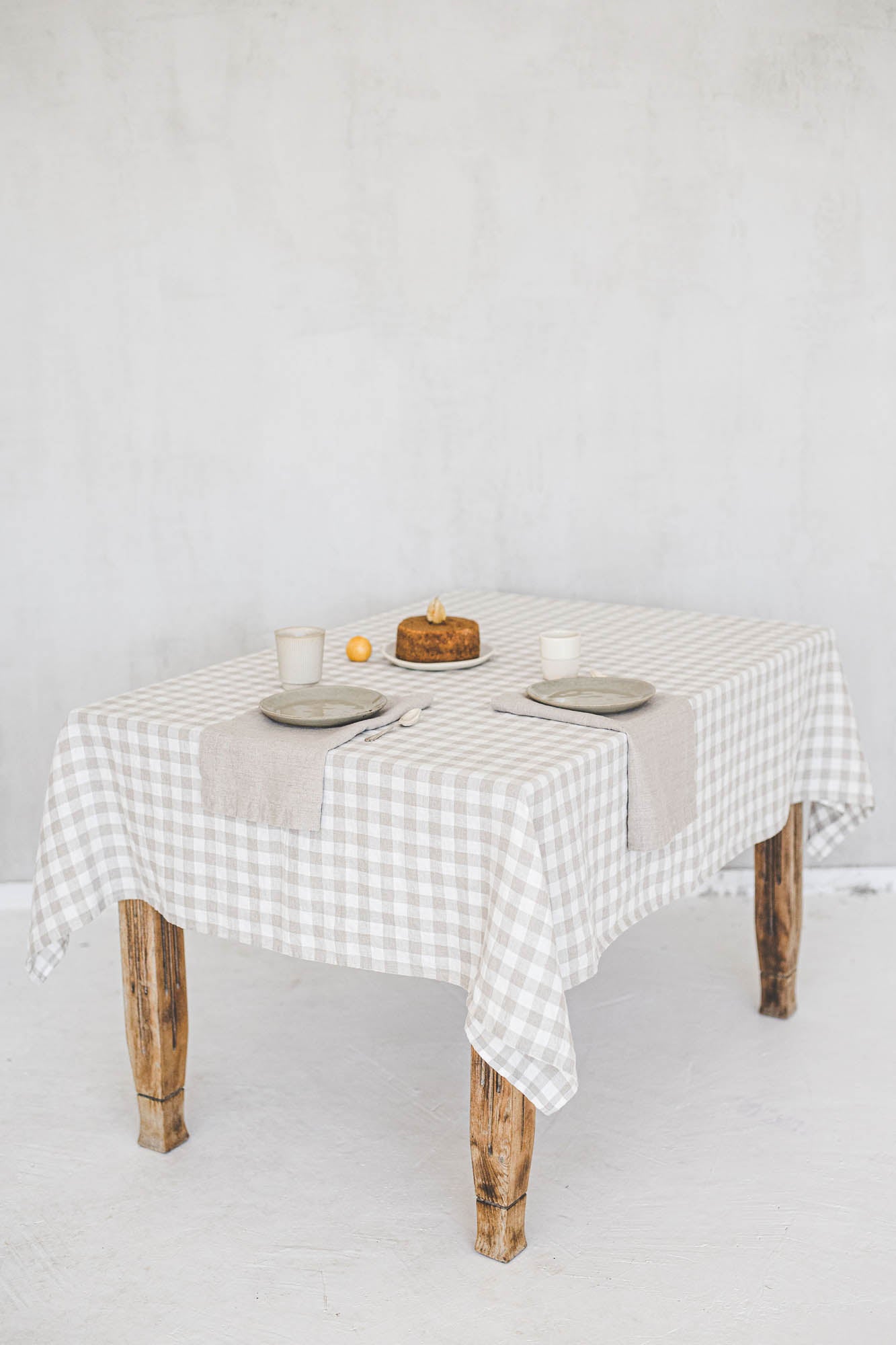 Natural checkered linen tablecloth