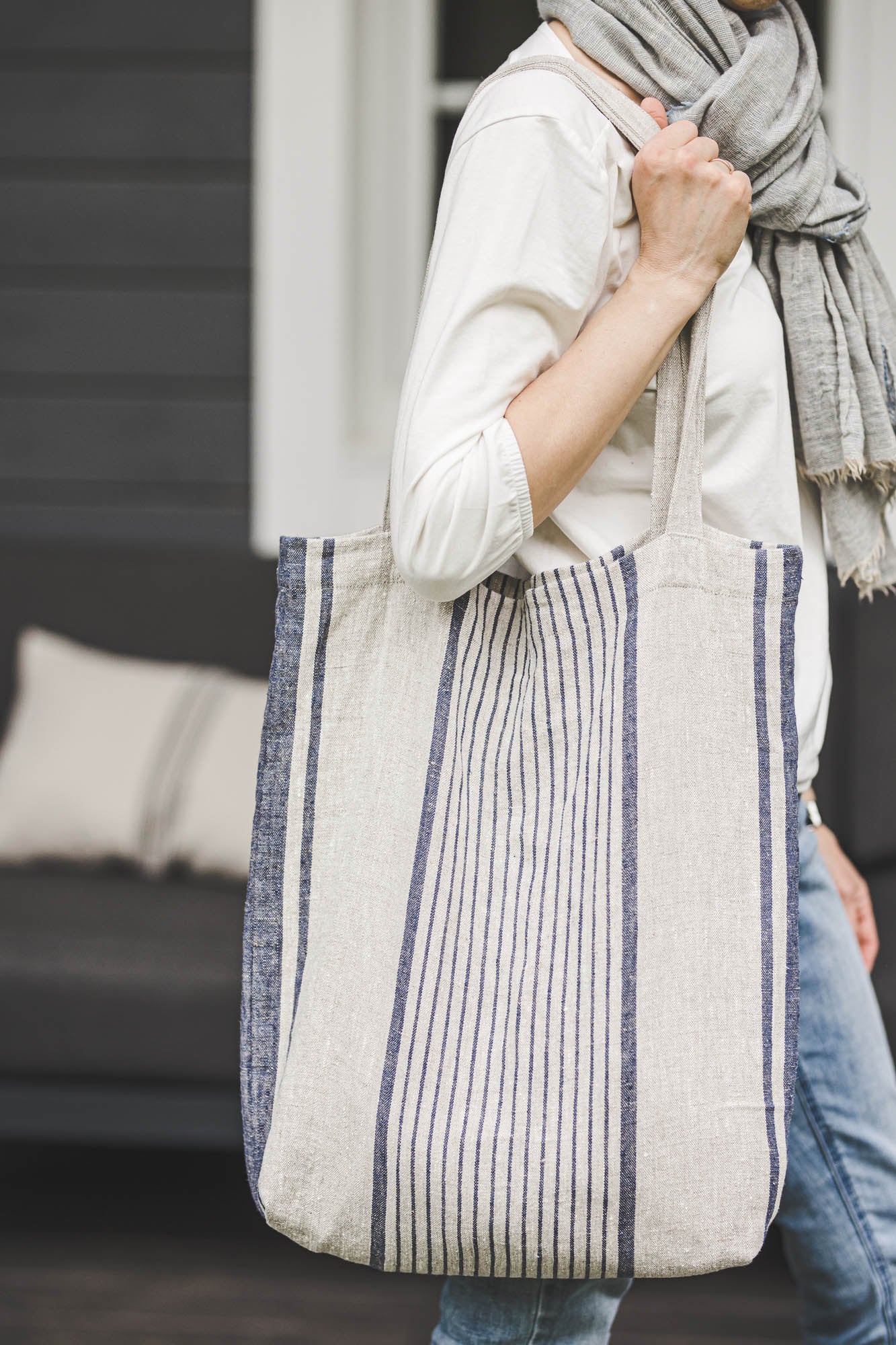 Linen tote bag with blue stripes