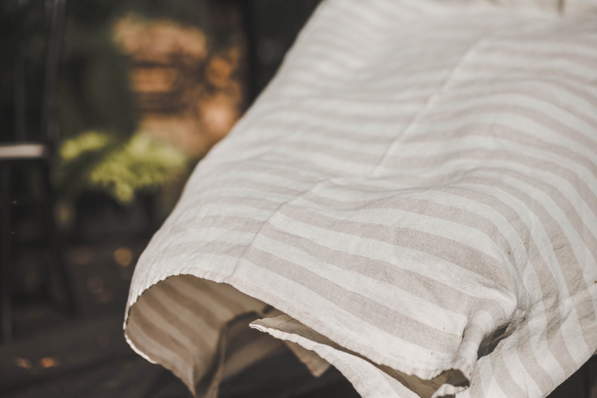 Linen beach blanket with white/natural stripes