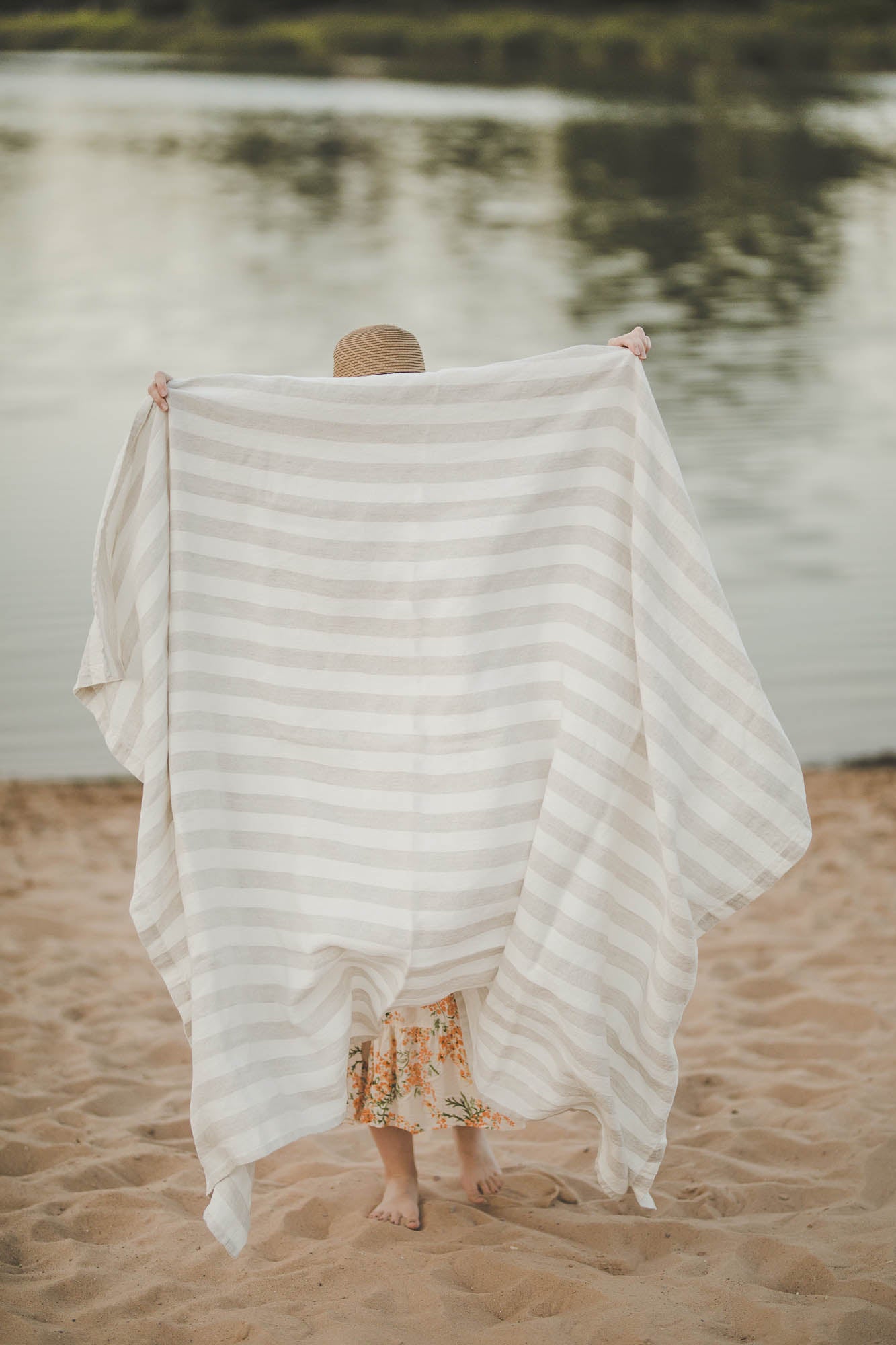 Linen beach blanket with white/natural stripes