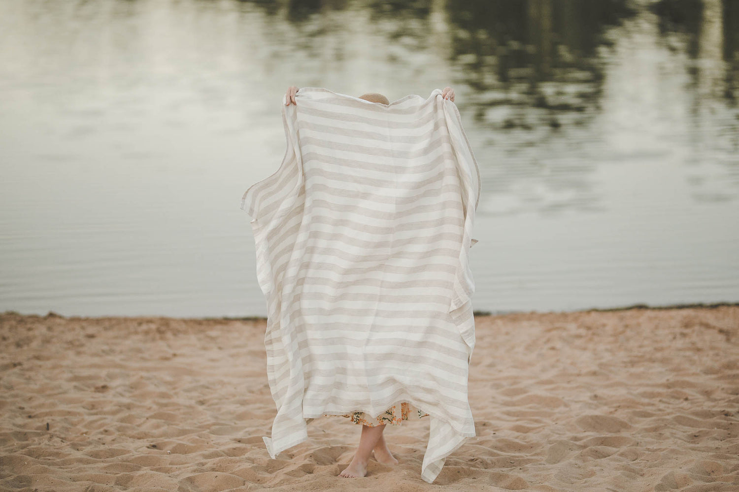 Linen beach blanket with white/natural stripes