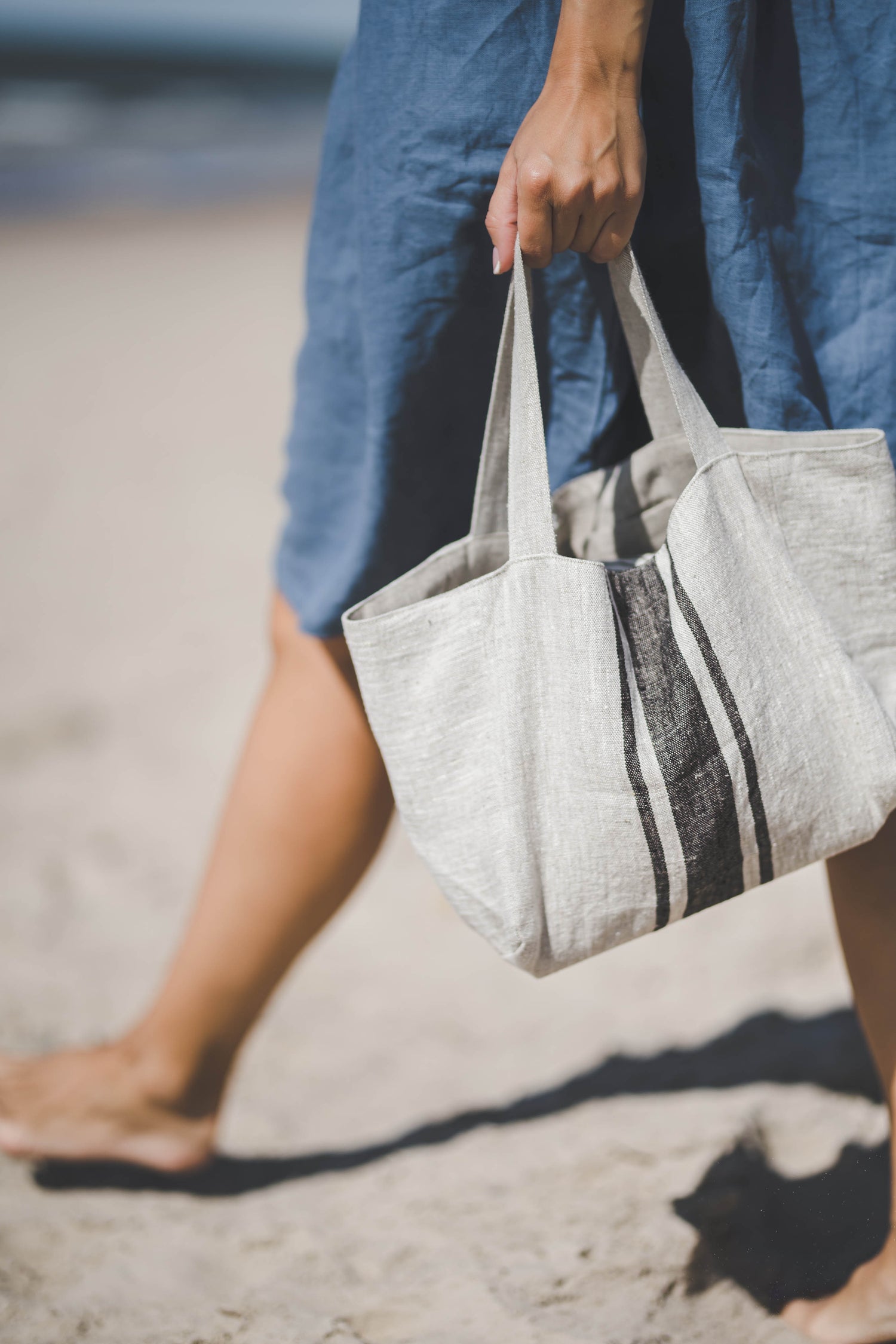 Linen handbag with black stripes