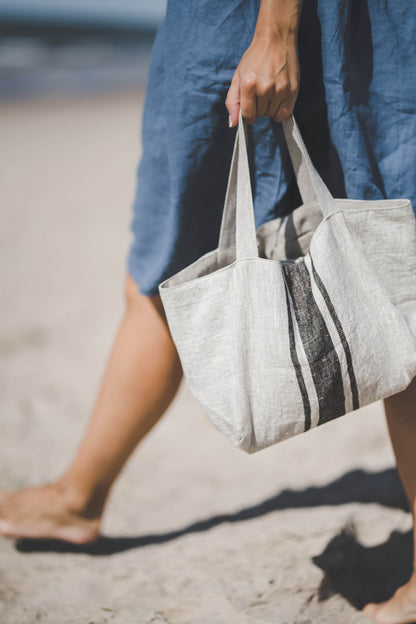 Linen handbag with black stripes