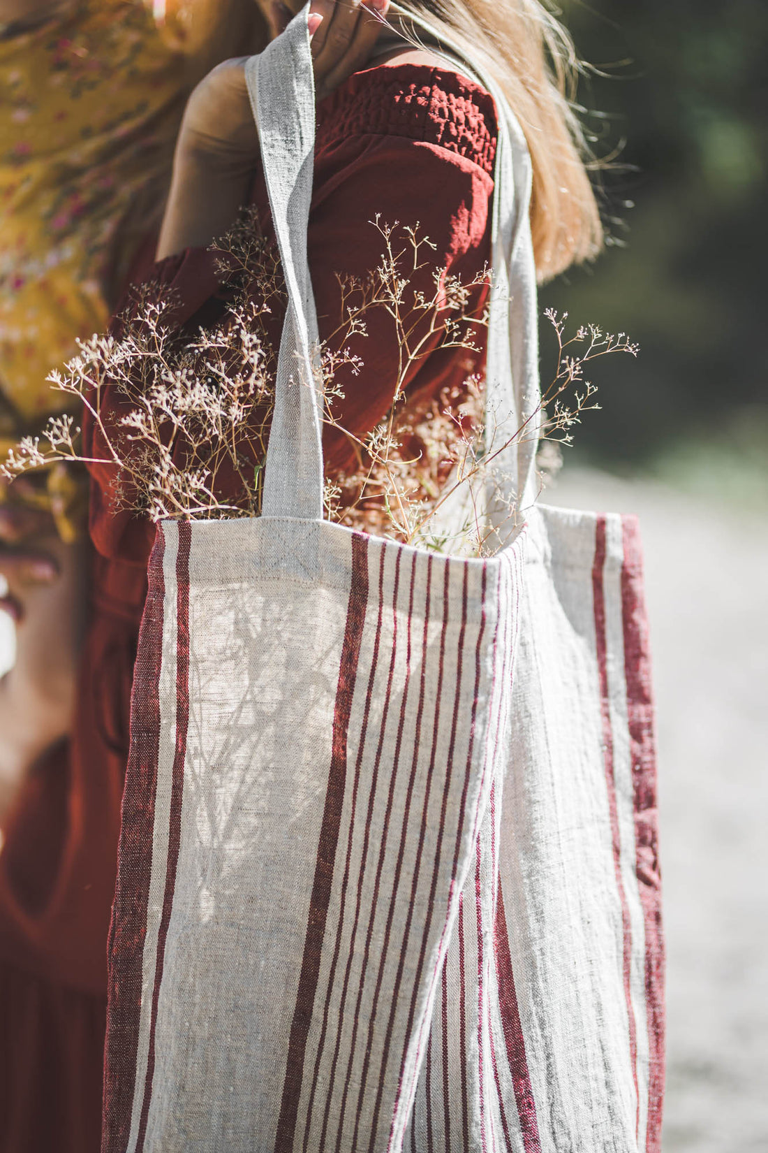 Linen tote bag with cherry red stripes