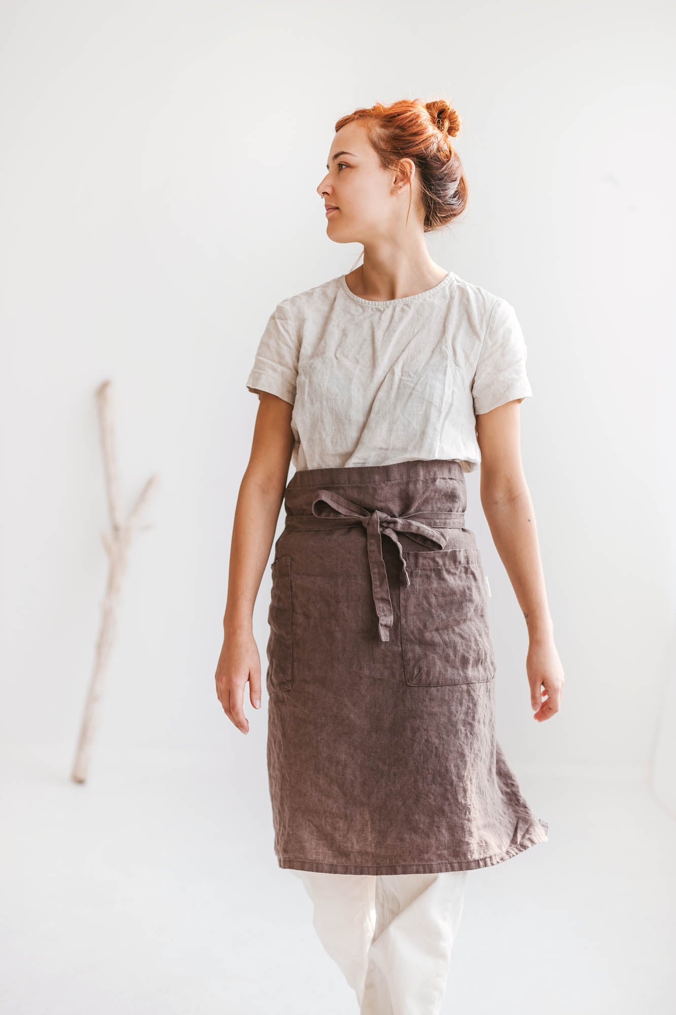 Cocoa linen half apron