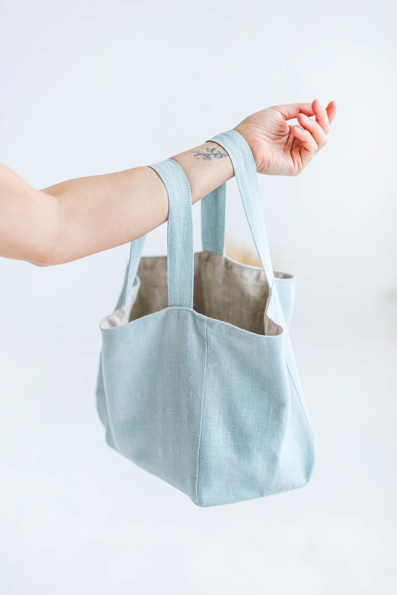 Ocean linen handbag