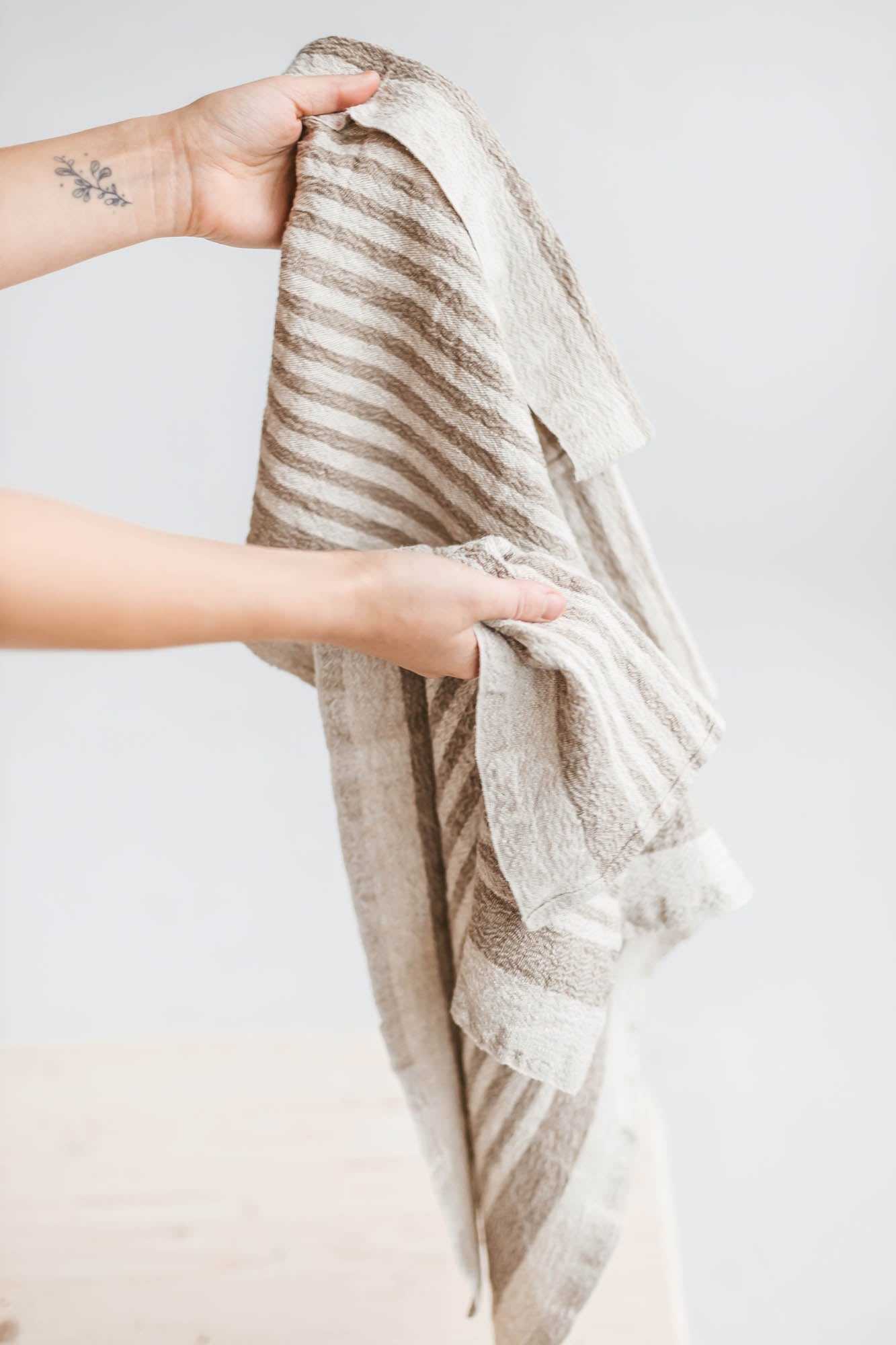 Thick linen towels with natural stripes - set of 2